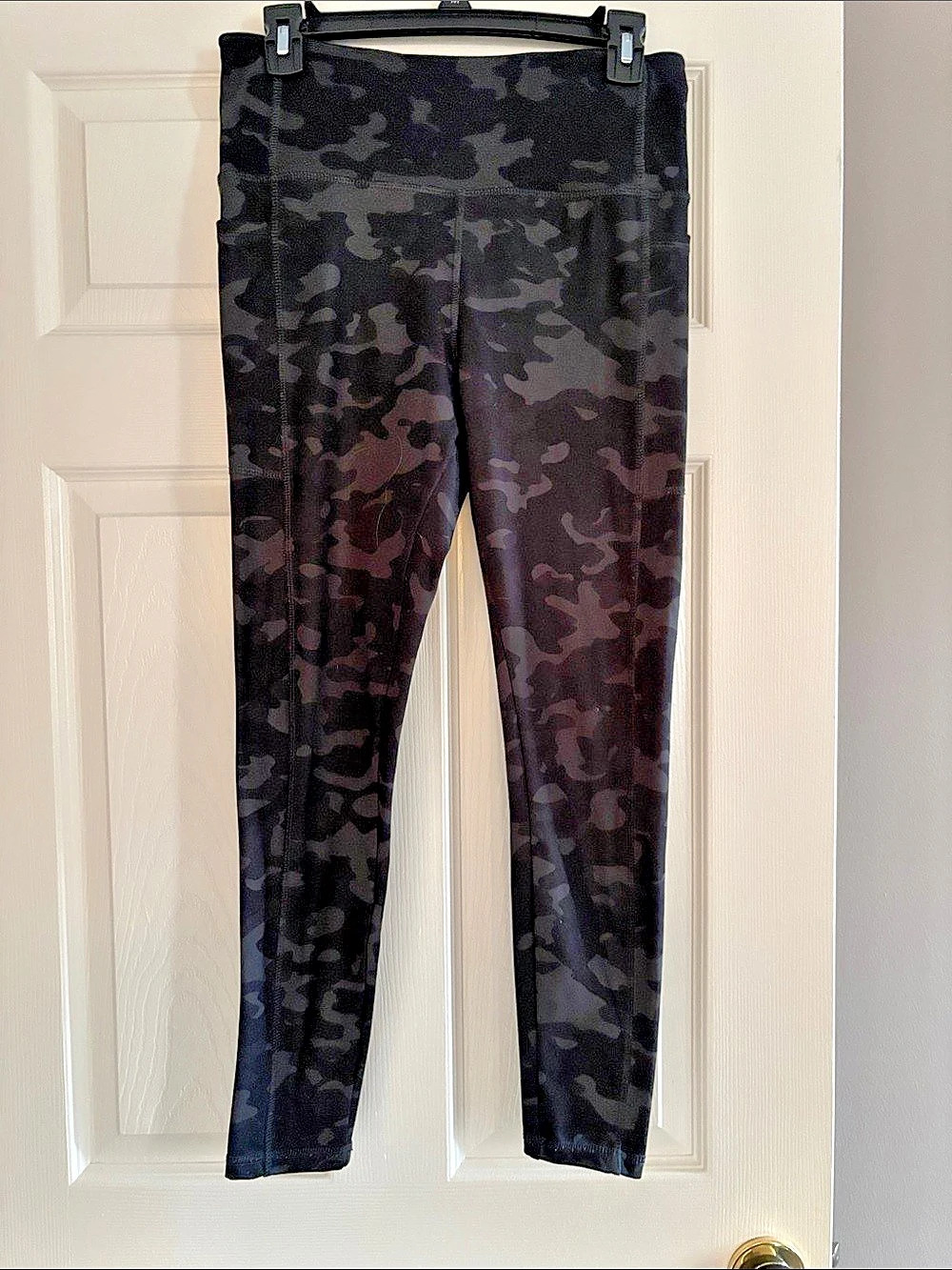 Danskin Camo Pocket Leggings Style 9388 Black Medium